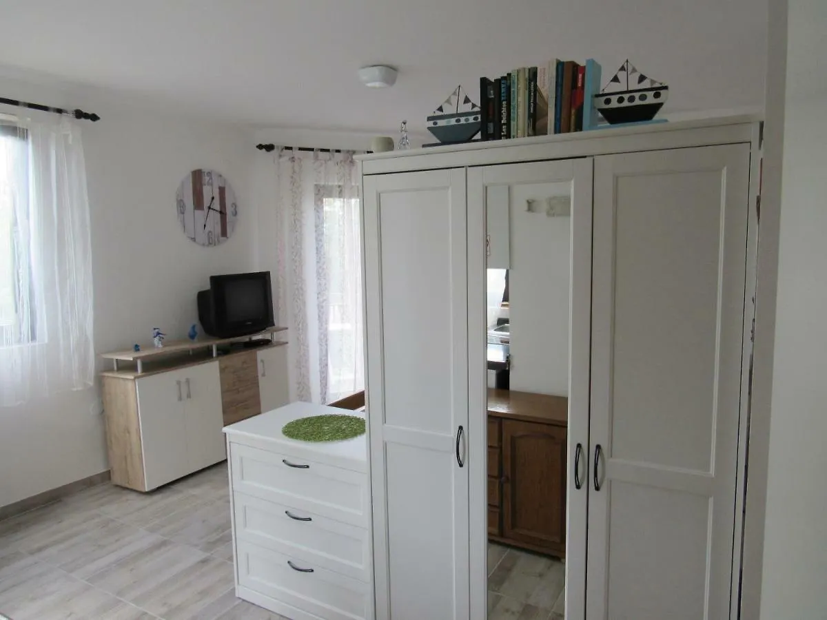 Apartman Helena 0*, Krk Town Croatia