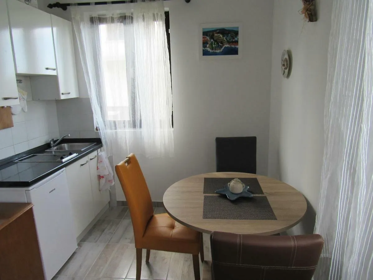 Apartman Helena 0*, Krk Town Croatia